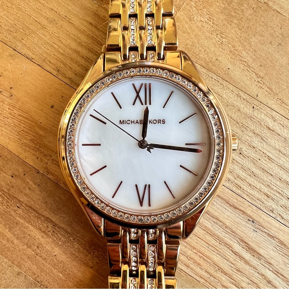 Michael Kors Mindy ladies gold tone mother of pearl dress watch NEW BATTERY